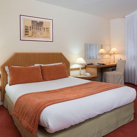 โฮเต็ล เฟอร์เท็ล อีทอยล์ Hotel ปารีส ภายนอก รูปภาพ