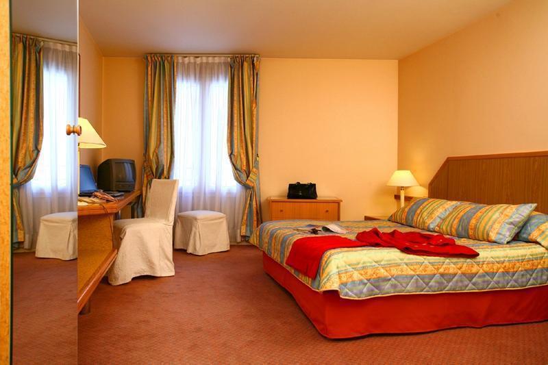 โฮเต็ล เฟอร์เท็ล อีทอยล์ Hotel ปารีส ภายนอก รูปภาพ