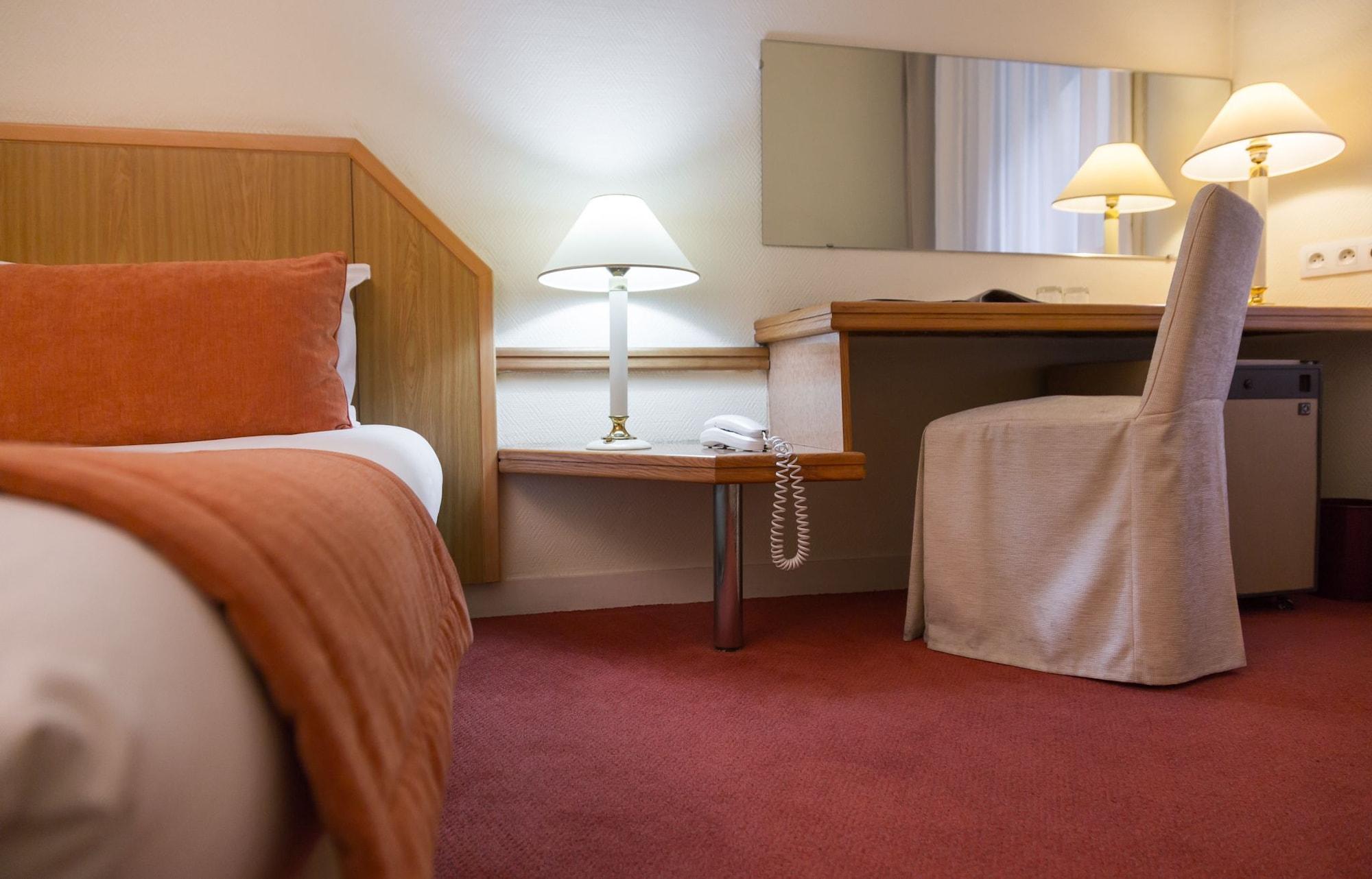 โฮเต็ล เฟอร์เท็ล อีทอยล์ Hotel ปารีส ภายนอก รูปภาพ