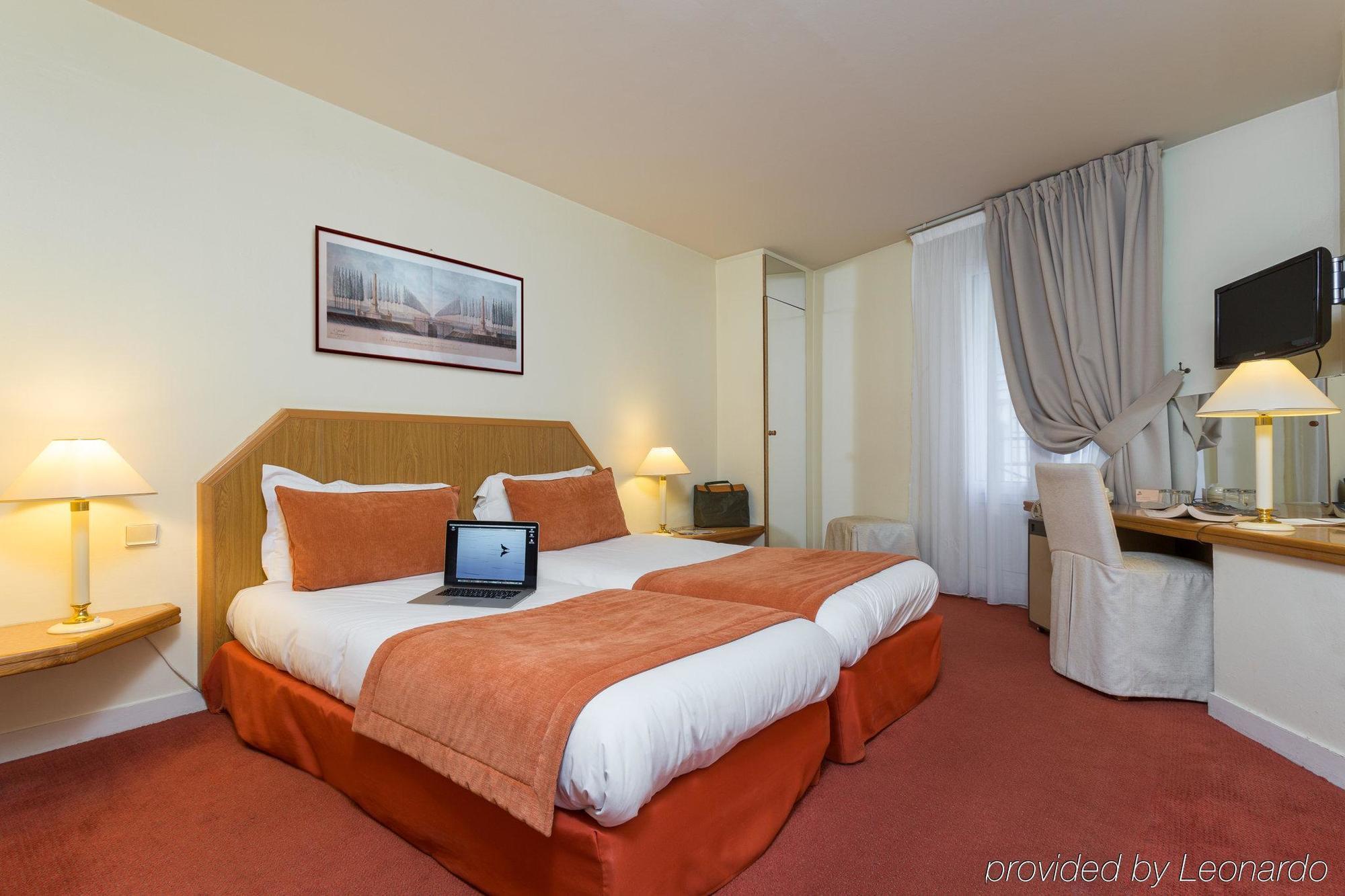 โฮเต็ล เฟอร์เท็ล อีทอยล์ Hotel ปารีส ภายนอก รูปภาพ
