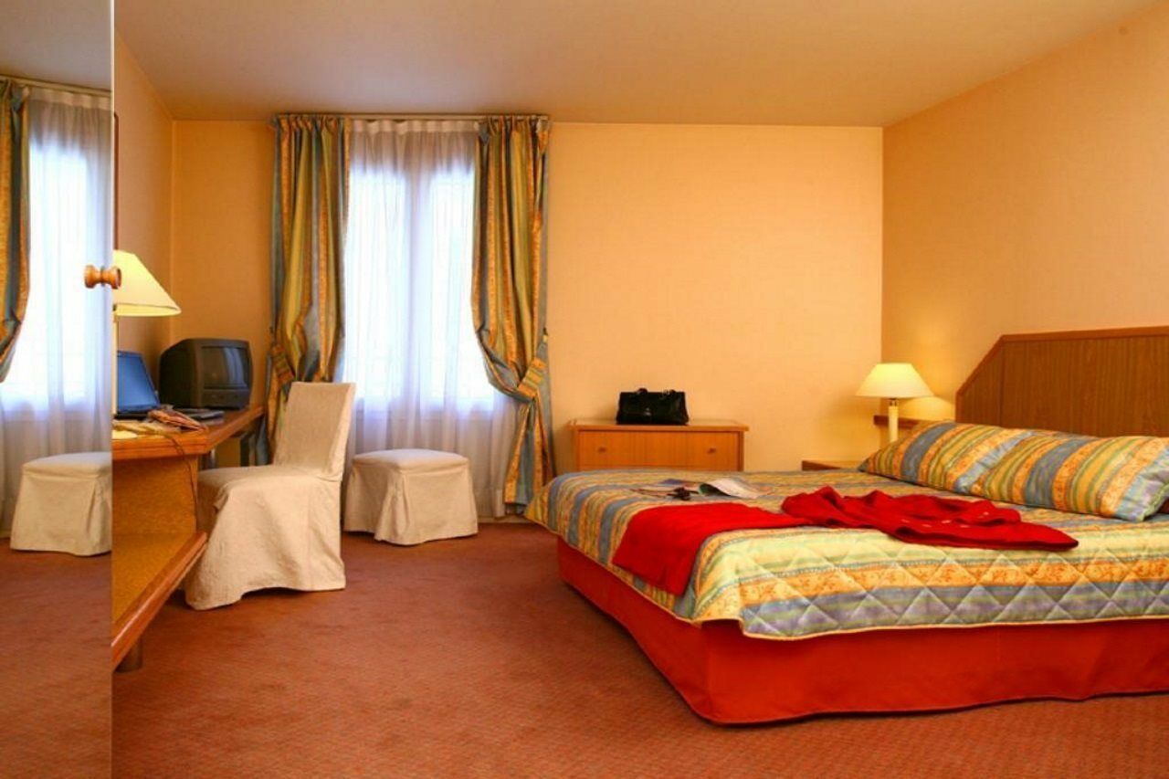 โฮเต็ล เฟอร์เท็ล อีทอยล์ Hotel ปารีส ภายนอก รูปภาพ